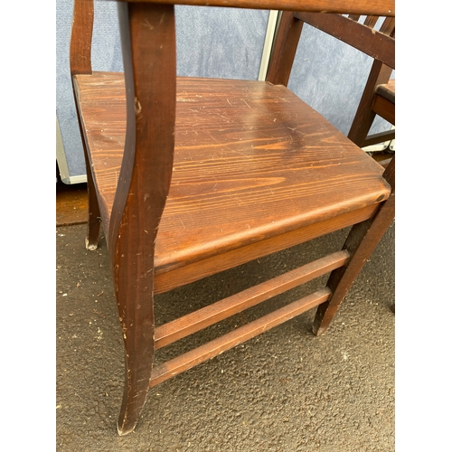 453 - A pair of antique dining/carver chairs. 

Dimensions - 22