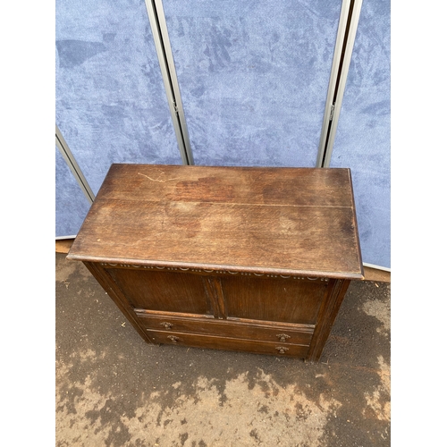 459 - Vintage Mule chest with two drawers. 

Dimensions - 17.5