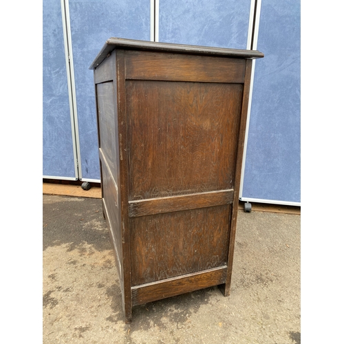 459 - Vintage Mule chest with two drawers. 

Dimensions - 17.5