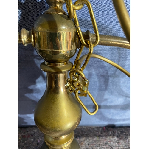 463 - Vintage brass hanging lamp.