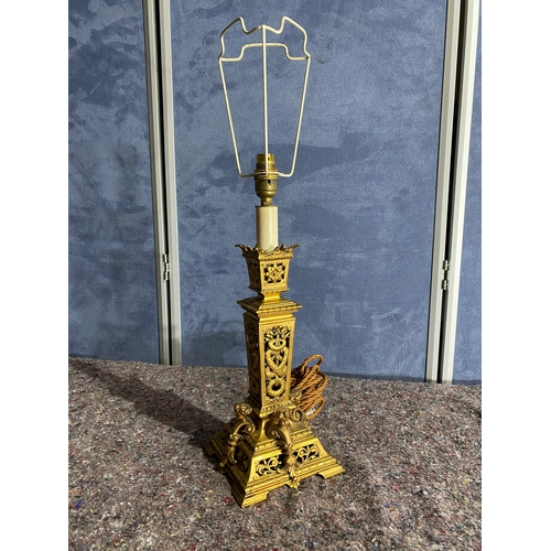 465 - A beautiful French style gilt brass table lamp.