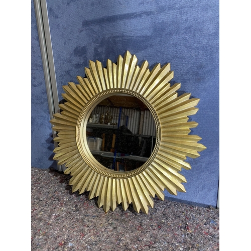 571 - Interesting modern Sun style mirror. 

Dimensions - 18.5