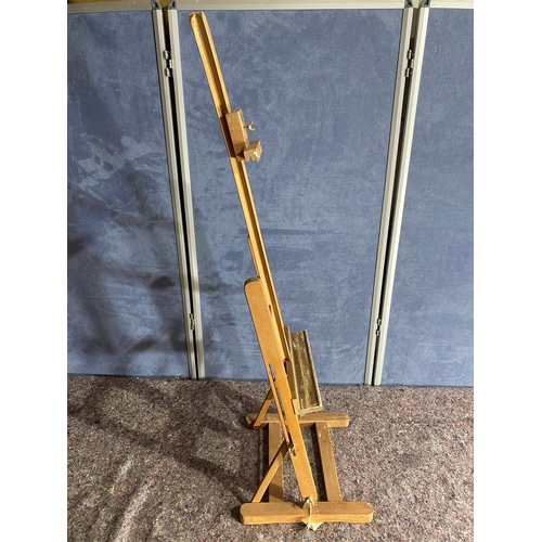 582 - Vintage small table top wooden Daler Rowney art easel. 

Dimensions - 34.5