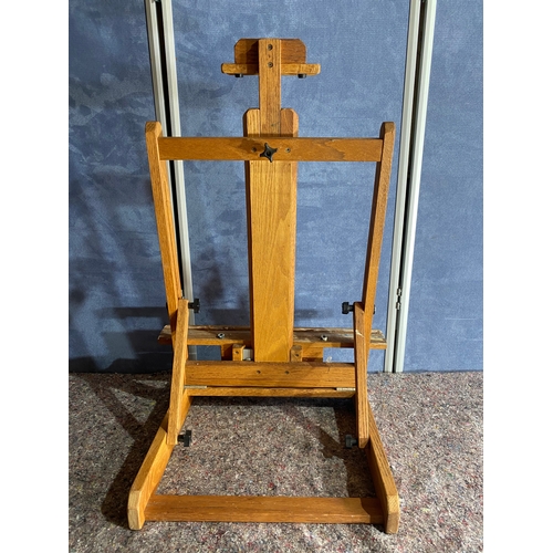 583 - Vintage small table top wooden art easel. 

Dimensions - 22