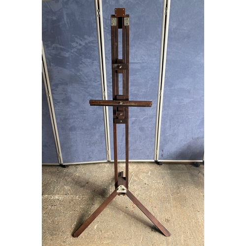 584 - Large vintage wooden art easel. 

Dimensions - 20