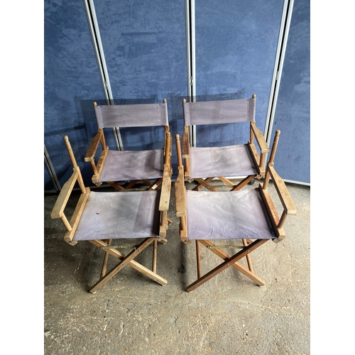 585 - Four wooden foldable directors chairs. 

Dimensions - 21