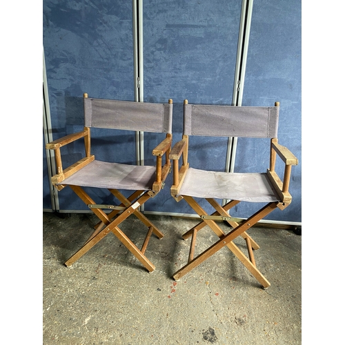 585 - Four wooden foldable directors chairs. 

Dimensions - 21