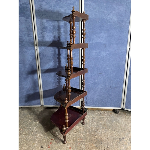 588 - Vintage mahogany corner shelving unit / whatnot

Dimensions - 23.5