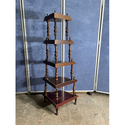 588 - Vintage mahogany corner shelving unit / whatnot

Dimensions - 23.5