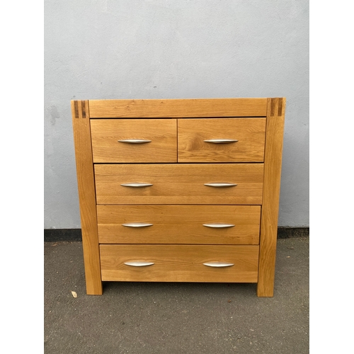 594 - Modern Solid Oak two over three chest of drawers

Dimensions - 37.5