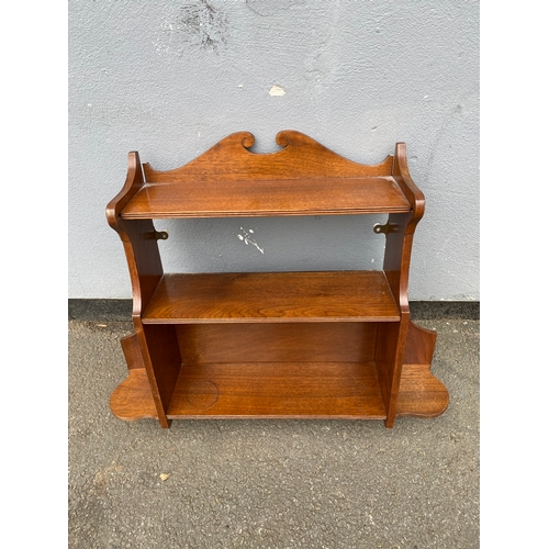 601 - Vintage wall hanging shelf.

Dimensions - 27