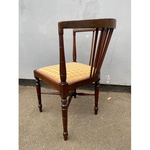 602 - Antique Corner chair. 

Dimensions - 22.5