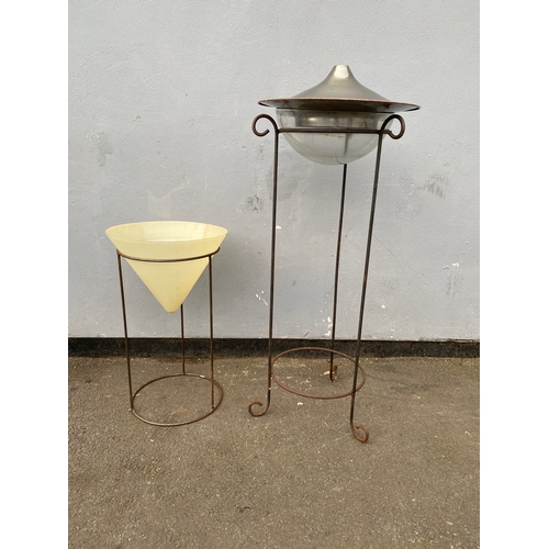 615 - A pair of interesting metal garden pieces. 

Please see images for dimensions of largest for referen... 