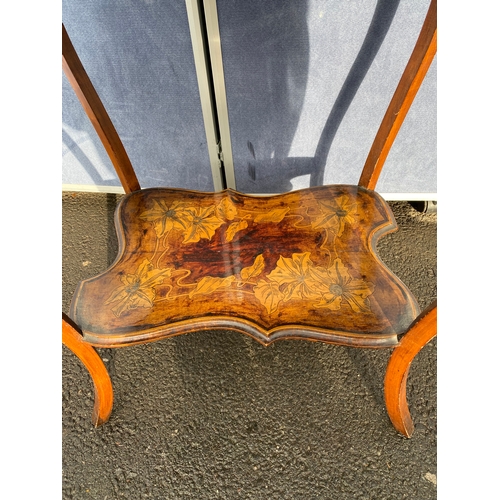 343 - Beautiful Louis XV Style two tier side table marquetry decorated with delicate floral motifs - late ... 