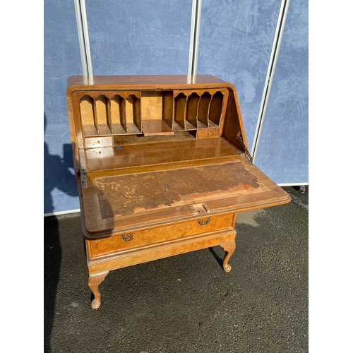 351 - Antique burr Walnut bureau / writing desk. 

Dimensions - 30