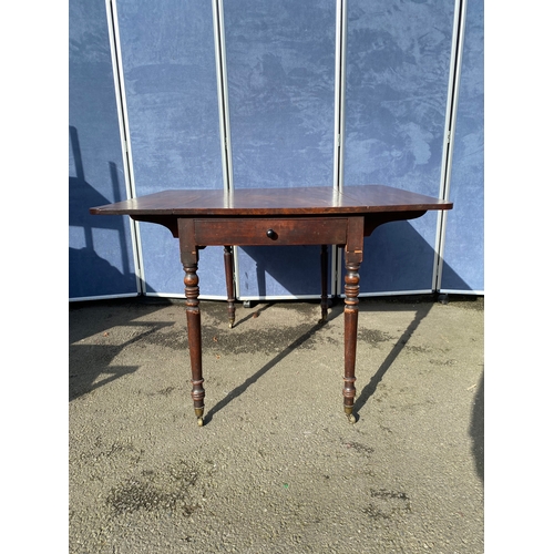 361 - Antique mahogany drop leaf table. 

Please see images for dimensions.