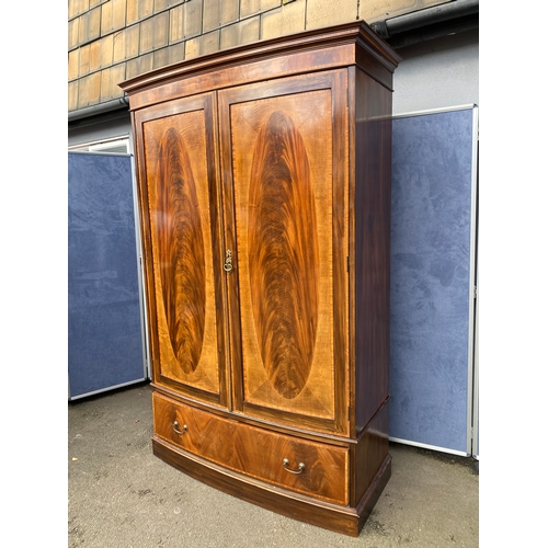 362 - Victorian Mahogany banded bow fronted wardrobe / linen press with drawer

Dimensions - 19