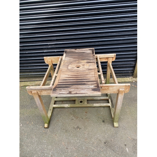 380 - Extendable teak oval garden table. 

Please see images for dimensions.