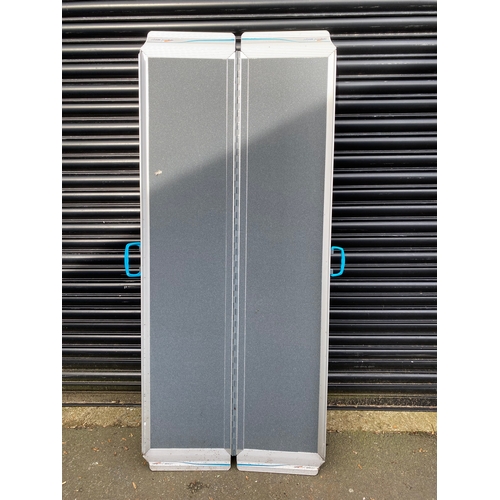 382 - Ramp centre Aerolight-Xtra 180cm access ramp.