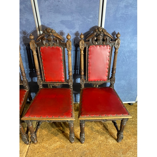 388 - Antique Oak extendable dining table and a set of four Oak carved chairs. 

Dimensions - 18.5