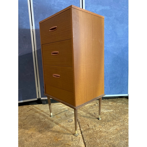 390 - Mid century three drawer narrow chest of drawers. 

Dimensions - 18