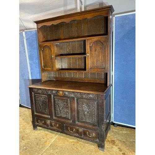 397 - 18th/19th Century carved Oak dresser unit.

Please see images for dimensions.