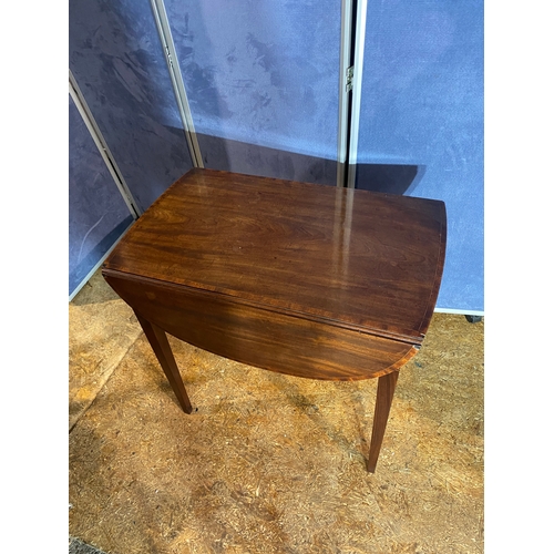 426 - Antique drop leaf table. 

Please see images for all dimensions.