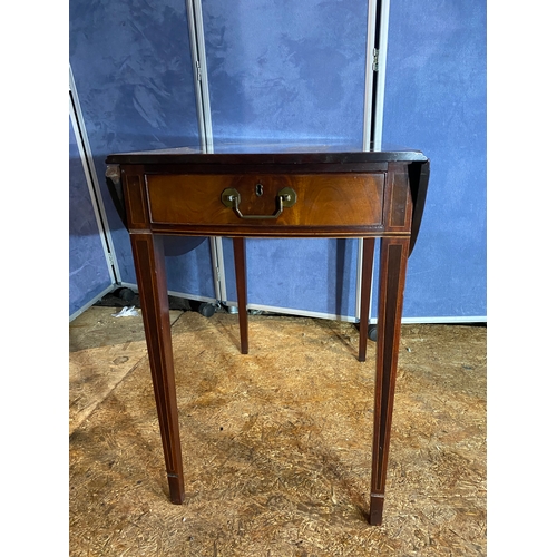 426 - Antique drop leaf table. 

Please see images for all dimensions.