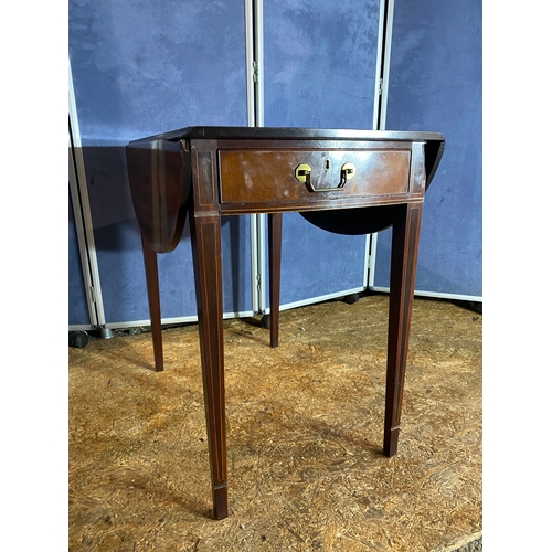 426 - Antique drop leaf table. 

Please see images for all dimensions.