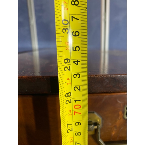 426 - Antique drop leaf table. 

Please see images for all dimensions.