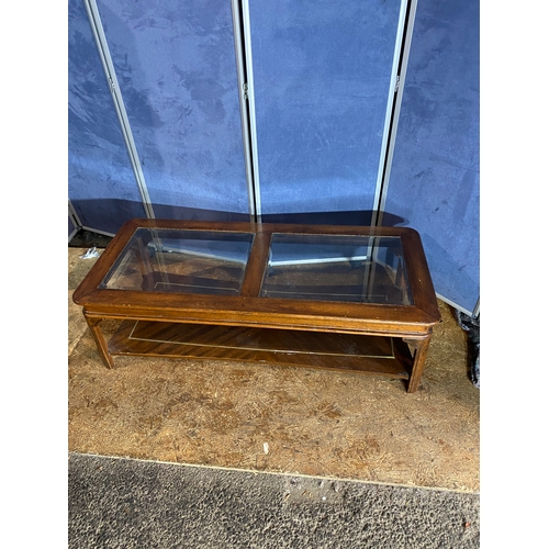 429 - Retro glass coffee table. 

Dimensions - 54