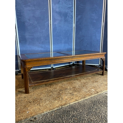 429 - Retro glass coffee table. 

Dimensions - 54