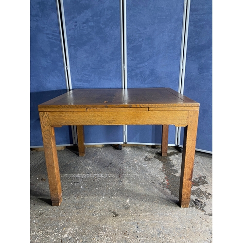 448 - Art Deco extendable dining table and chairs. 

See images for all dimensions.