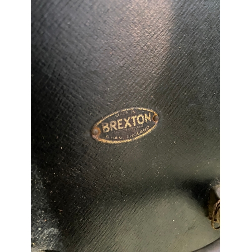 451 - Large Vintage Brexton travel case. 

Dimensions - 33