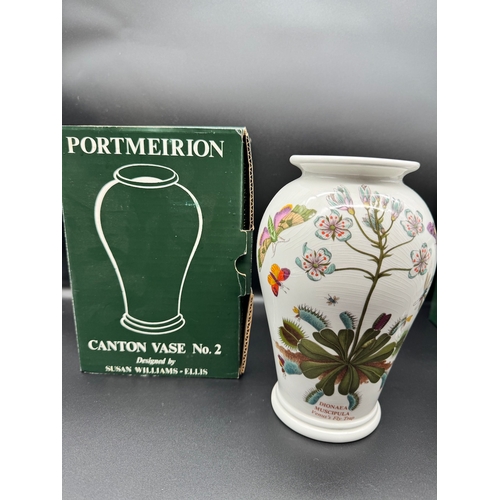 145 - Two boxed Portmeirion Canton vases by Susan Williams-Ellis No 2 & No 3 / 20cm / 16.5cm