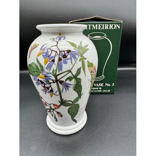 145 - Two boxed Portmeirion Canton vases by Susan Williams-Ellis No 2 & No 3 / 20cm / 16.5cm