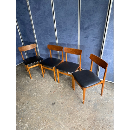 466 - Mid Century Teak extendable dining table and four chairs. 

Please see images for all dimensions.