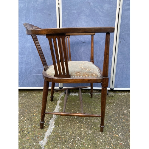 475 - Antique mahogany tub chair with upholstered seat

Dimensions - 22.5