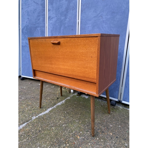 476 - Mid century teak drinks cabinet. 

Dimensions - 29