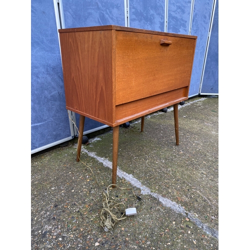 476 - Mid century teak drinks cabinet. 

Dimensions - 29