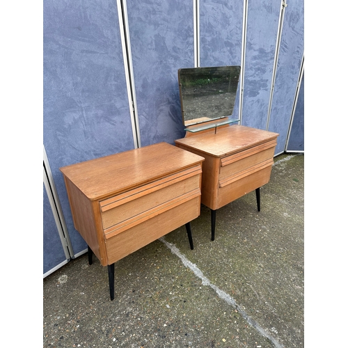 477 - A Lebus two drawer chest of drawers and matching vanity unit. 

Please see images for all dimensions... 