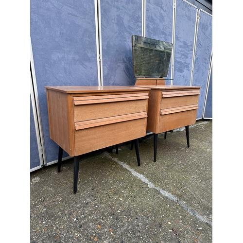 477 - A Lebus two drawer chest of drawers and matching vanity unit. 

Please see images for all dimensions... 