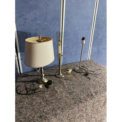 559 - A trio of table lamps.