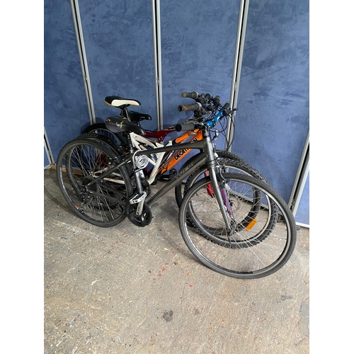 577 - Three mountain bikes Trek / Decathlon / Apollo