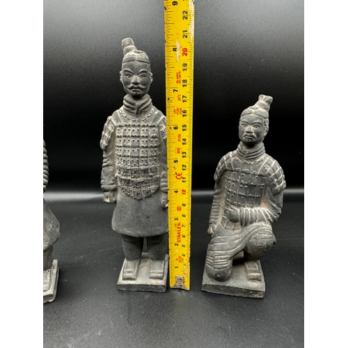 27 - Three vintage Terracotta Chinese Soldiers + horse - 21cm