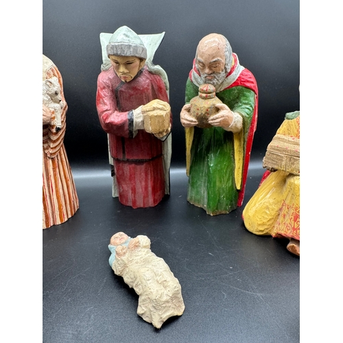 44 - Vintage Hand carved / Painted Birth of Jesus / Nativity Scene - 20cm