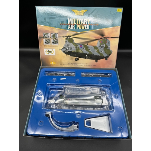 38 - Corgi Collector Edition Boeing-Vertol Chinook BA 420/1000 AA34208 + AA34202 No18 SQN RAF Falklands 1... 