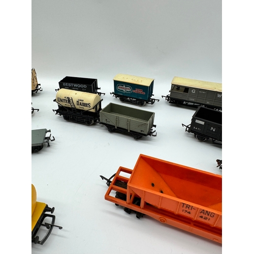 118 - Quantity of Hornby Railway Carts various advertisements