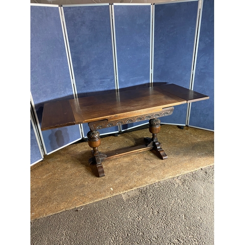 308 - Antique mahogany extendable table. 

Please see images for all dimensions.