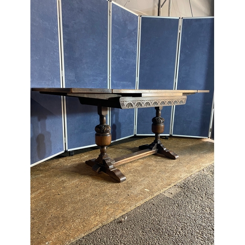 308 - Antique mahogany extendable table. 

Please see images for all dimensions.